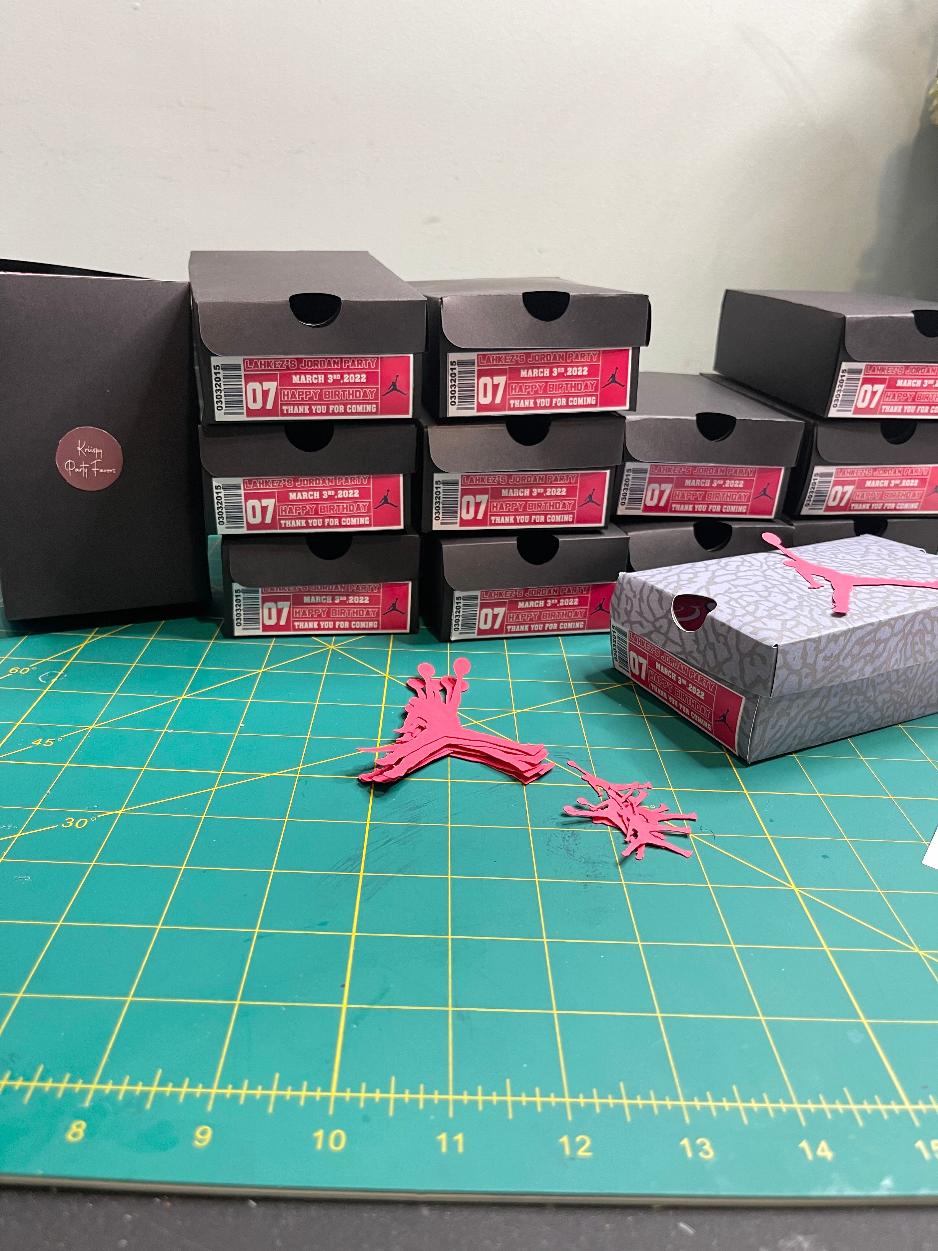 The shop sneakers box